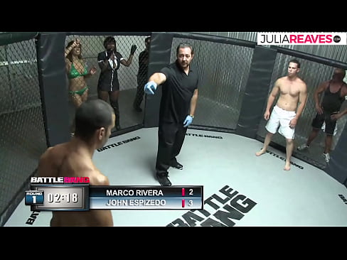 ❤️ Ultimate Fighter naai 'n nommer meisie direk na 'n geveg in die ring Porno by ons ❌