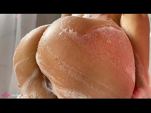 ❤️ Donkerkop masturbeer poes met vibrator tot intense orgasme in stort Porno by ons ❌