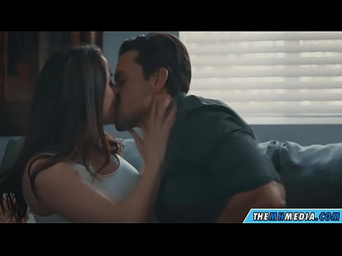 ❤️ Romantiese seks met 'n goeie busty ma Porno by ons ❌